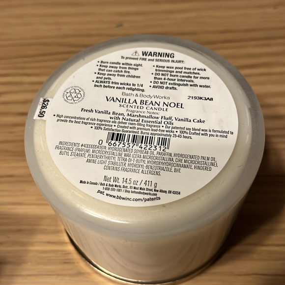 Bath & Body Works 3 Wick Candle. Vanilla Bean Noel - Picture 3 of 3